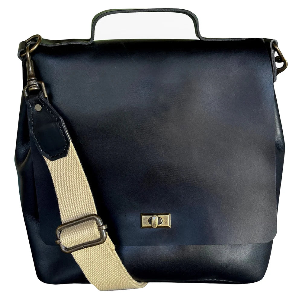 Sojouner Leather Messenger in Black