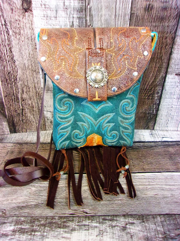 Small Cowboy Boot Purse with Fringe sm254