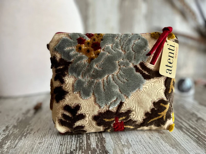 L'Amour Accessories Pouch