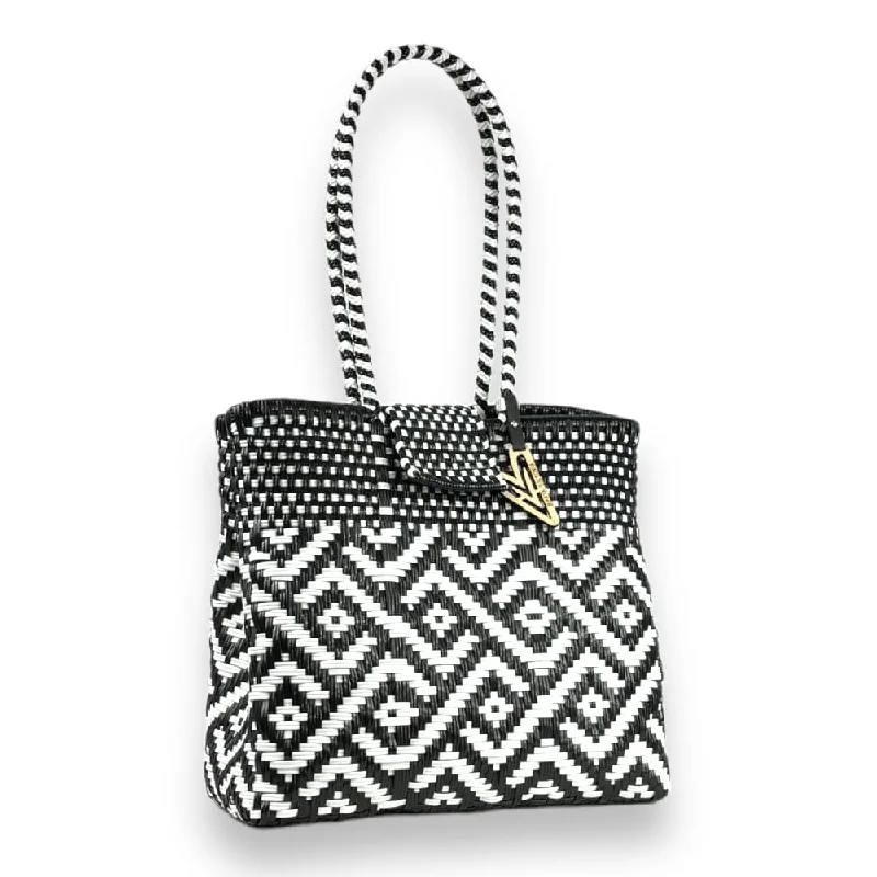 Maria Victoria | Nova BW TC | Upcycled, Handwoven, Shoulder Bag